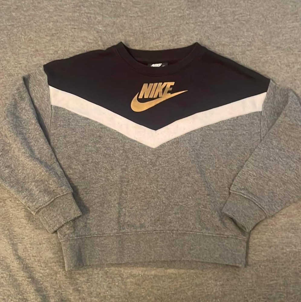Nike sweatshirt